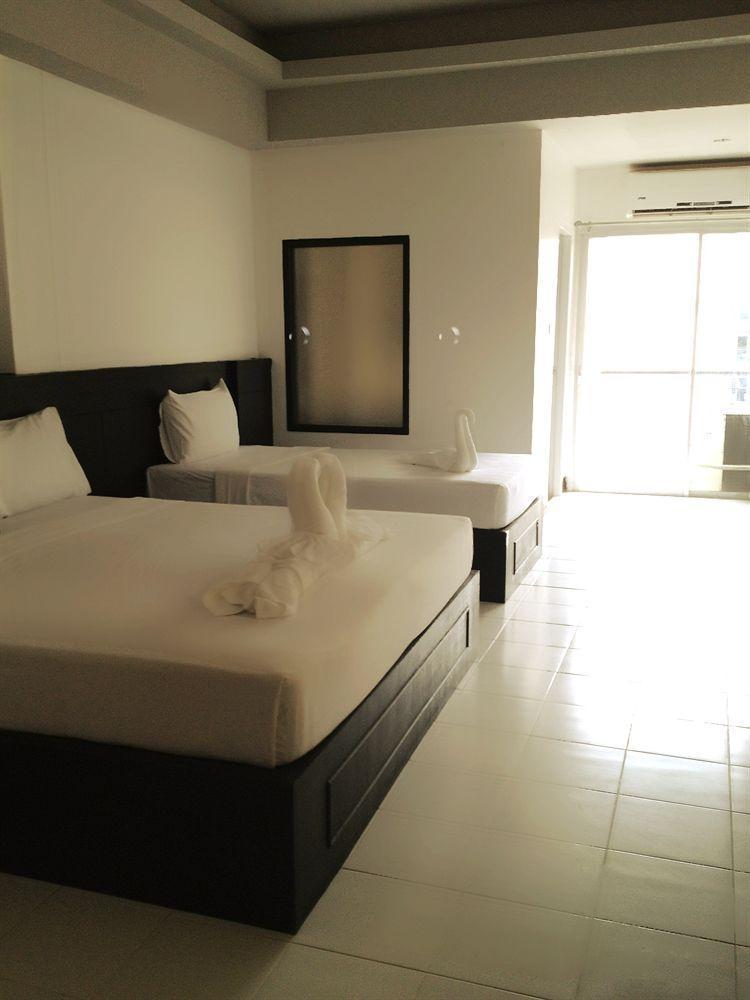 Benetti Lodge Patong Exterior photo