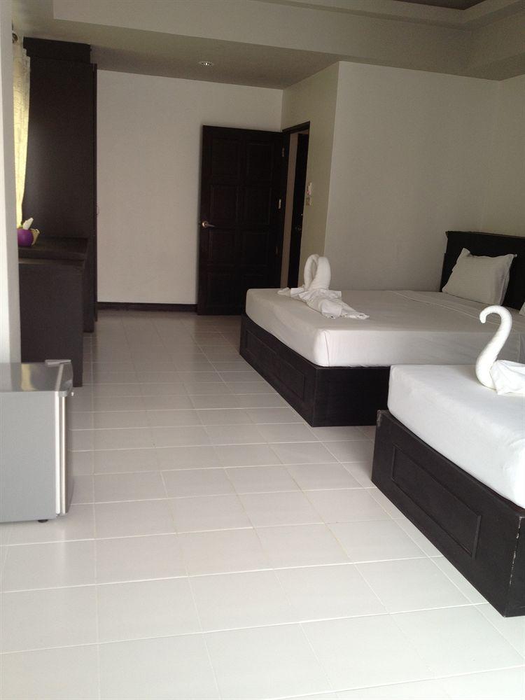 Benetti Lodge Patong Exterior photo