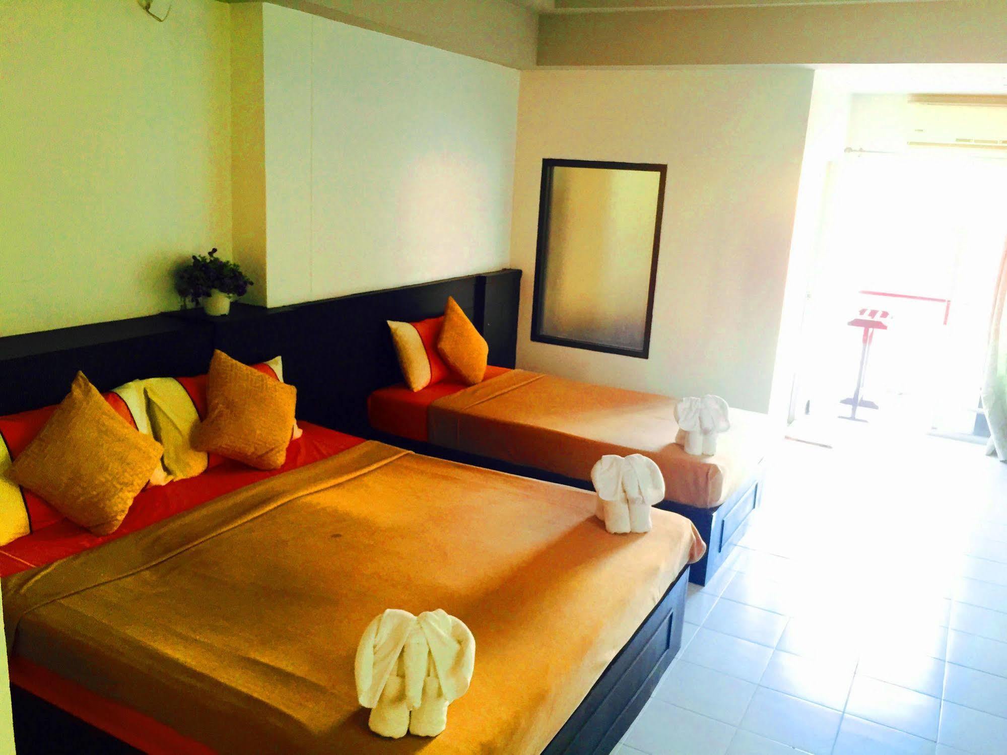 Benetti Lodge Patong Exterior photo