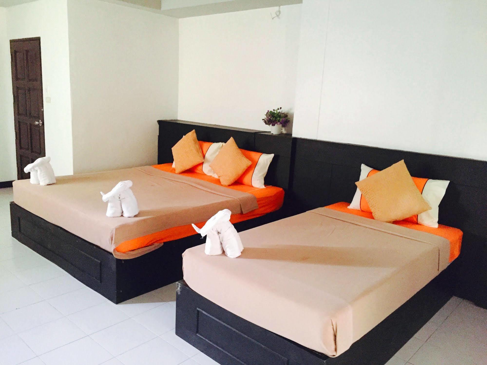 Benetti Lodge Patong Exterior photo