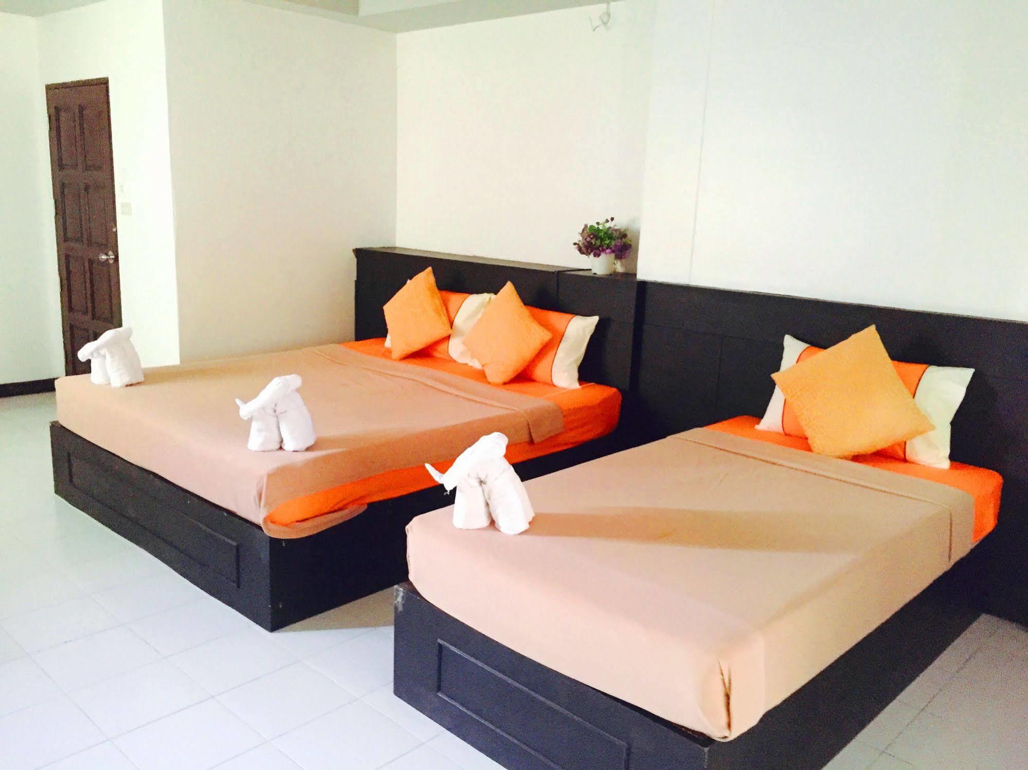 Benetti Lodge Patong Exterior photo